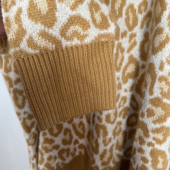 Torrid Drop Shoulder Tunic Sweater “Popcorn Leopard” NWT - Picture 6 of 10